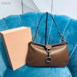 5BC123 Sac sous les bras pour femme haut de gamme personnalisé qualité sac à main rétro et girly le cuir est très lisse et délicat très belle tendance