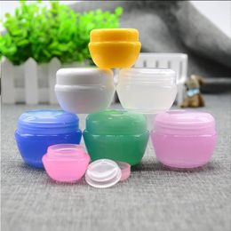 Livraison gratuite 5g / ml Plastique Jar vide en plastique Pink Clear Blue Cream Gel Gel Petit rouge à lèvres Échantillon de conteneurs cosmétiques CAHDM