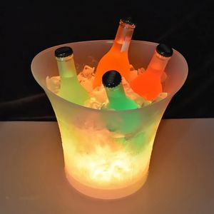 5L IP65 Waterdicht plastic LED Ice Bucket Bar Nightc-Lub Light Up Champagne Whisky Beer Embet Bars Night Party 240407