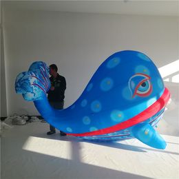 5m 16,4ft lengte kleurrijke opblaasbare ballonwalvis met strip voor stadsshowdecoratie