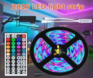 5m LED Strip Lights SMD2835 IP65 Waterdicht met 44 Key Remote Control Diy Mode RGB -kleuren voor kamerparty8649238