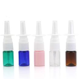 Bouteille en plastique de brouillard de pulvérisation nasale fine vide PET colorée de 5 ml, bouteille de pulvérisation cosmétique pour le nez dh002