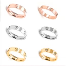 5 mm Femme Love Ring Mens Designer Heart Band Anneaux Couple Jewelry Titanium Steel Band Fashion Classic Gold Silver Rose Color Vis avec diamants Taille 5-12 Rouge GIF
