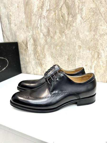 5Model Designer de luxe tendance noire vert breveté en cuir breveté chaussures de mariage menacez les mocassins décontractés.