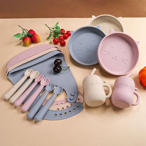 5pcs Baby Feeding Set Silicone Feeding Ensemble de table de baie peu profonde Baby Silicone With Aspice Baby Sippy Cup Soft Soft Spoon Fork Bib 240423