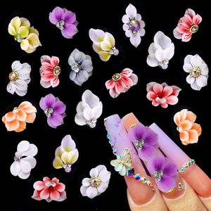 5pcs Fleur en acrylique à la main Charms Art de ongles 3D Fleur de sculpture papillon avec des paillettes en diamant Pièces pour manucure Crafts 240522