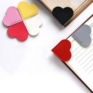 5 pièces signets en forme de coeur coin en cuir synthétique pour livres Mini marqueurs de page livre protéger