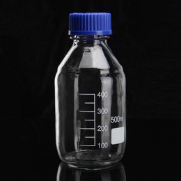 Livraison gratuite 5pcs / lot Bouteille de réactif en verre de 500 ml Bouteille de capacité de borosilicate avec bouchon à vis bleu Bouteille de laboratoire transparente École Enseigner