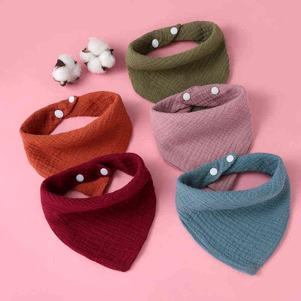 5pcs / lot bébé bavoirs accessoires en coton né couleur unie bouton-pression doux triangle serviette alimentation bavoirs bavoirs 211117