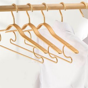 5 stks metalen kleding hanger aluminiumlegering antislip thicken winter jas opknoping rack thuis ruimte saver opslag kleding hangers 220408