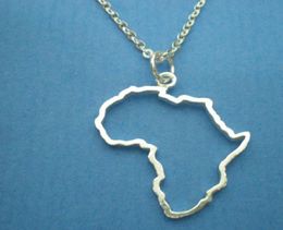 5pcs décrit les colliers de carte africaine continent Egypte Afrique du Sud Kenya Nigéria Éthiopie Profil de pays Prolie Chaîne Pendentielle Chaîne J8525571