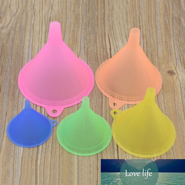 Embudo de plástico Pinkycolor de 5 uds para transferir aceite líquido, Kit variado de cinco tamaños diferentes, embudo de cocina colorido