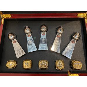 5 Stuks Sf Voetbalteam Kampioenen Kampioenschap Ring Lombardi Trofee Souvenir Mannen Vrouwen Jongen Fan Brithday Gift 2023 Hip Hop sieraden Drop Dh85I