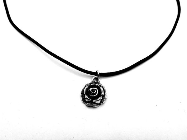 5 pièces Simple noir Rose fleur pétales collier pendentif breloque fleur floraison tournesol cuir corde colliers pour la fête