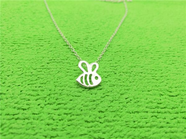 5pcs Tiny Honey Bee Collier Bumble Queen Colliers Bulle Colliers insectes Colliers Bumblebee Colliers Beehive