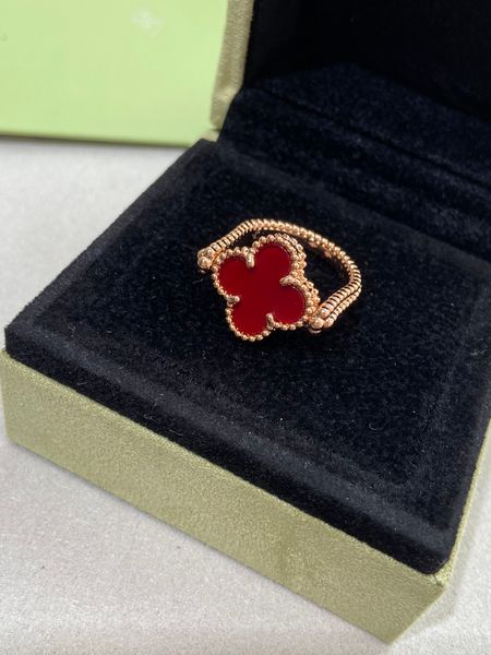 5v7g Bagues de bande Top Designer Bague Cadeau pour Femme V-Or 18 Carats Nouveau Double Face Rotatif Quatre Feuilles Motif Fleur Rouge Jade Médaille Chico Sculpté avec Boîte