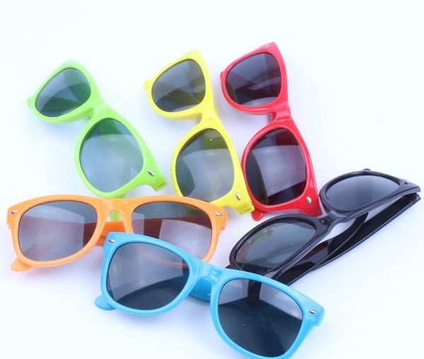 6 couleurs Meilleures lunettes de soleil pour enfants 24pcs en plastique lunettes de soleil de luxe design rétro vintage carré meilleures ventes lunettes de soleil populaires BY1542