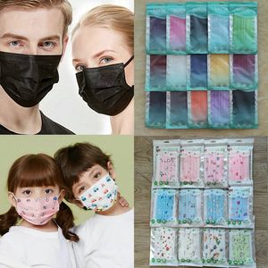 15 colores Moda para adultos niños Tamaño Mascarillas de la cara 10 unids Paquete al por menor 3 capas Máscara desechable Protector no tejido Anti-polvo Mascarilla Mascherina Barco en 12 horas