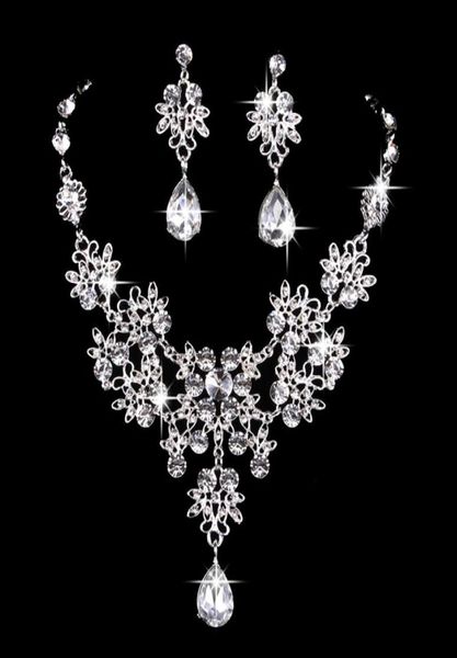 6 couleurs Femmes Bling Crystal Bijoux Bijoux Silver Diamond Diamond Wedding Statement Collier Boucles d'oreilles pour la mariée AC2222270