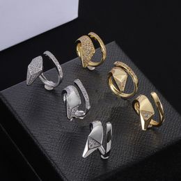 6 Optioneel Designer Draaded open geplateerde 18-karaats gouden set Crystal Rhinestone Ring Geometrische driehoek Luxe Women Wedding Gift Accessoires