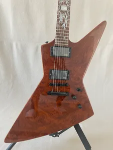 6-snarige elektrische gitaar met palissander toets, zwarte fittingen, bordeauxrood