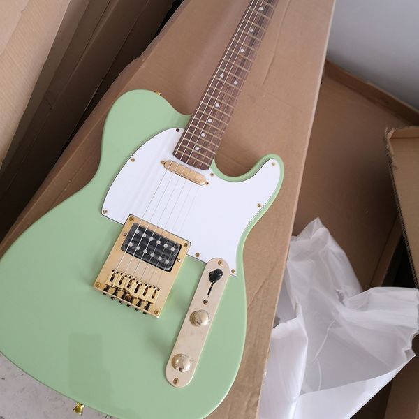 Guitare électrique verte à 6 cordes avec plaque de protection blanche en palissandre Matériel doré personnalisable
