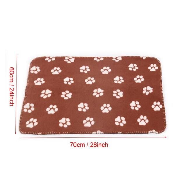 60 * 70 cm Mantas lindas Camas para perros Cojín Estera 22 colores Manta para mascotas Toalla con estampado de pata pequeña Gato Perros Calentador suave de lana