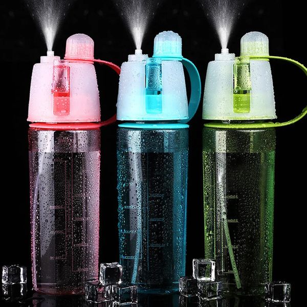 600 ml de bouteille d'eau de sport pulvérisation en plastique cool fraîche bouteille d'eau de sport de sport portable grimpant à vélo extérieur bouteille d'eau 3 couleurs 240509