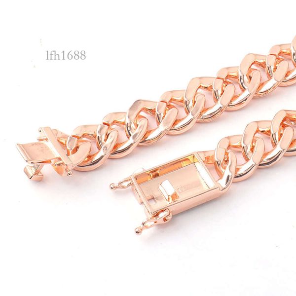 

Wholesale 100% Solid Gold Moissanite Diamond Fashion Man Cuban Chains Necklace