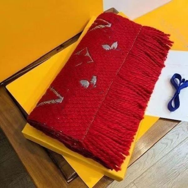 

designer scarf Silk Scarf 2023 New V Designer Scarf Pashmina for Designers Warm Scarfs Fashion Cla scarf