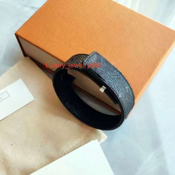 

Bracelet Designer Bangle Sier Stainless Steel leather L slim bracelet Simple Cross Pattern Buckle Love Jewelry with box