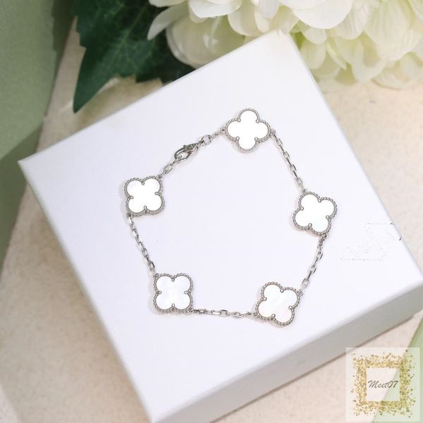 

4a lady designer charm clover bracelets designer bangles jewelry dance party women superior quality 133333, Golden;silver