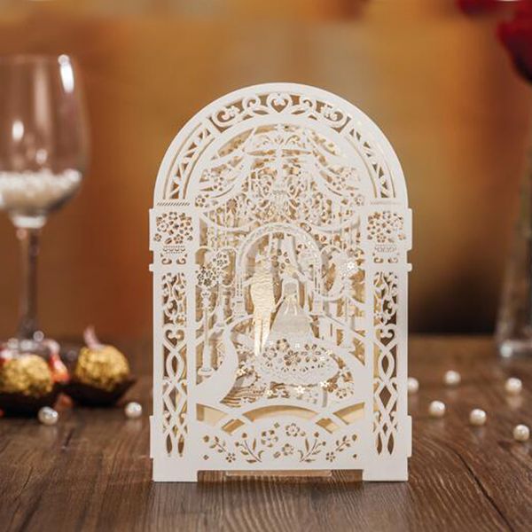 Biglietto d'invito per matrimonio Elegante carta bianca tagliata al laser Forniture per feste per eventi Decorazione Inviti floreali per sposi e sposi