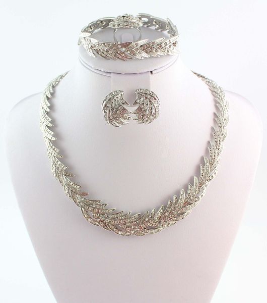 

Pulseira, brincos e colar minmin2014