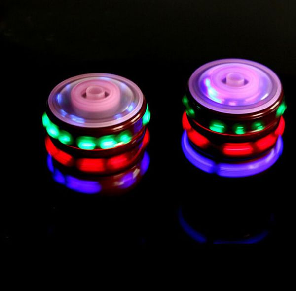 Varejo LED Brinquedos para Crianças UFO Único Laser LEVOU Luz Colorida Peg-Top Giroscópio Spinning Top com Música Clássica Frete Grátis Transporte da gota