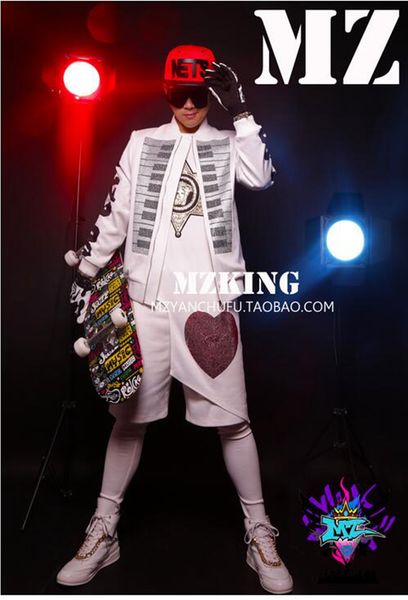 

мужской певец клубы в европе и взлетно-посадочной полосы выглядит черно-белые ключи сверла очень белый хип-хоп бейсбольной формы. s-6 xl, Black;red