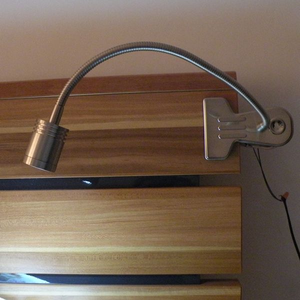 

ch clip on led desk lamp for reading working illuimination 3w cree led 200lm ac100-240v north american standard plug