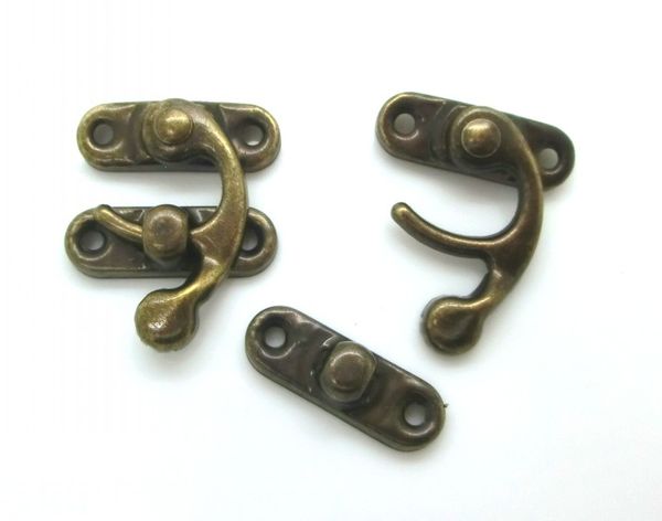 

wholesale- 50 sets metal hook box latches clasp box lock purse lock antique bronze 4 holes 3.3cm x 2.7cm 2.7cm x 0.9cm,j2700