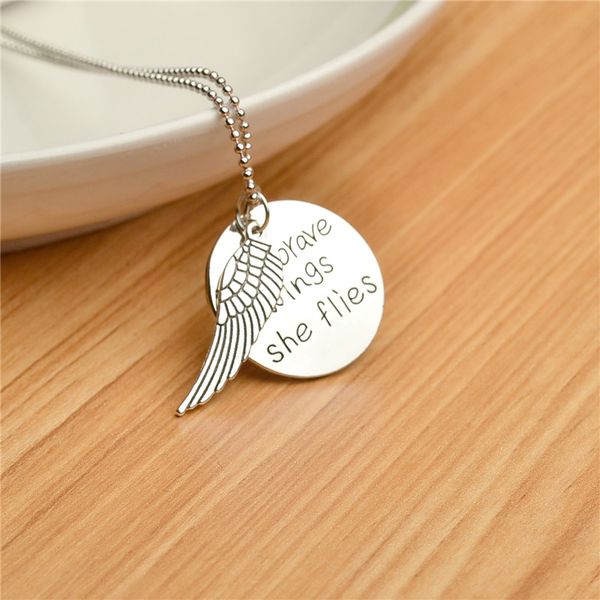 

2018 fashion selling engraved letters"with brave wings she flies"pendant alloy necklace jewelrys gift zj-0903509, Silver