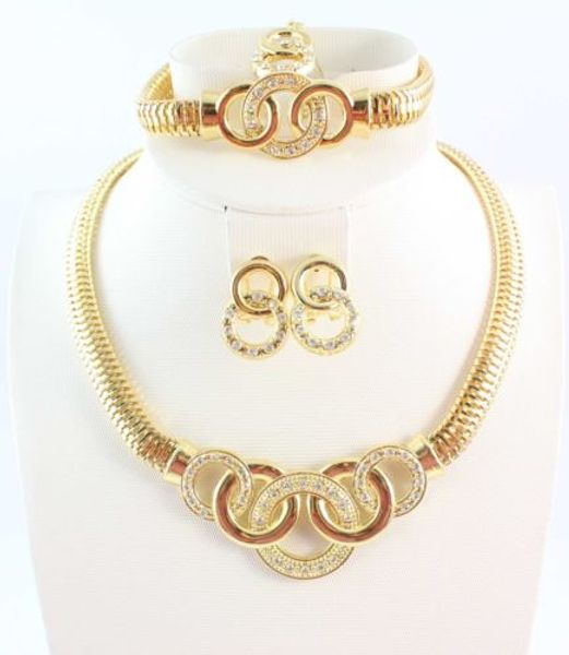 

Pulseira, brincos e colar minmin2014