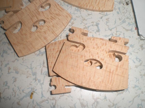 

40 pcs maple bridge 4/4 aged maple bridge violin parts