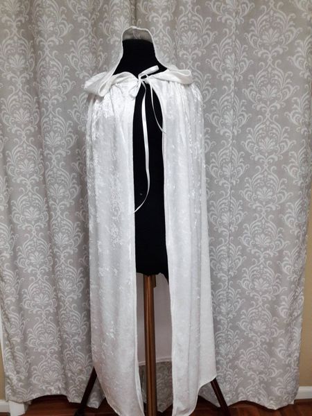 

2019 winter wedding jacket with hoodie outerwear custom made bridal accessories cover up capes, White