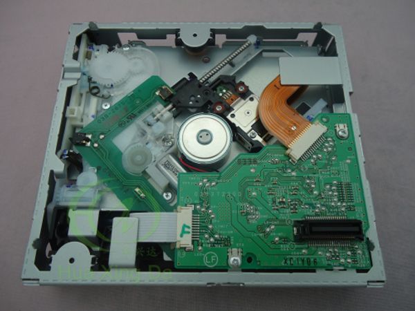 Orijinal yeni Clarion singel CD yükleyici yeni stil mekanizması Subaru Suzuki GM araba radyo tuner için PCB 039372300