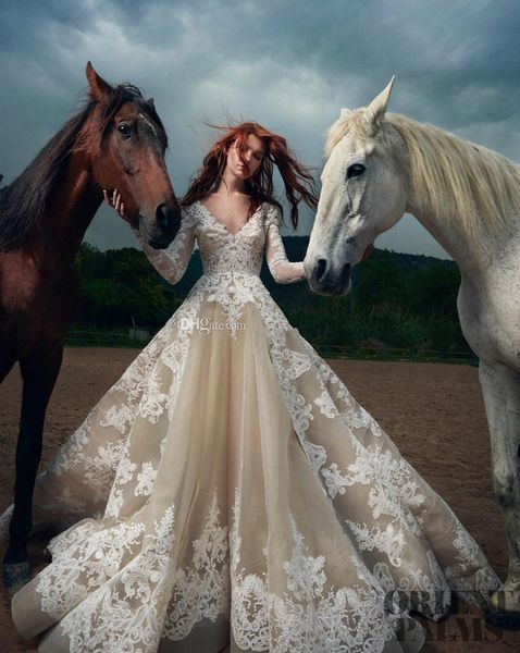 

2018 saudi arabia turkey pakistan long sleeves champagne lace wedding dresses saiid kobeisy bridal v-neck embellishment wedding gowns, White