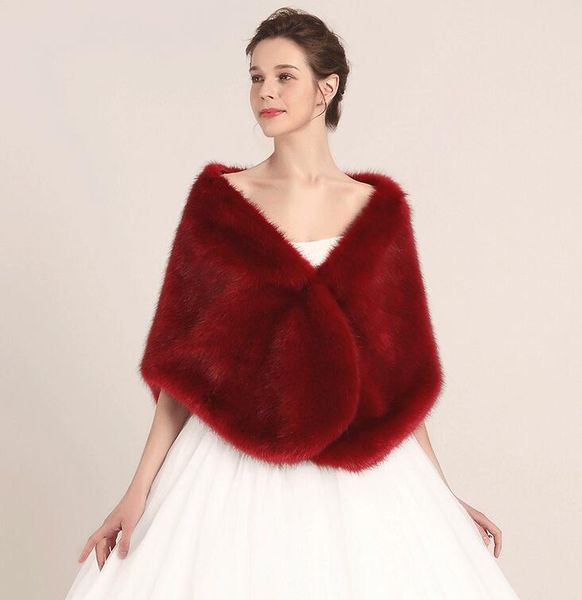 Princesa Faux Fur Nupcial Shrug Envoltório Cape Roubou Xale Bolero Casaco Jaqueta de Cristal Para O Casamento de Inverno Da Dama de honra Vestidos de Noiva Imagem Real LY909