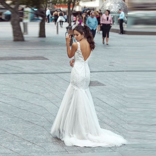

new mermaid wedding dressses v-neck lace appliques gowns low back m1743z bridal dresses vestios de novia, White