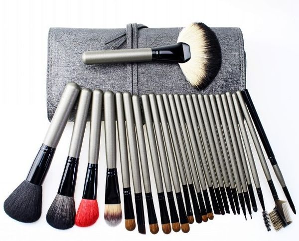 Set di pennelli per trucco Kit di pennelli cosmetici professionali da 26 pezzi per miscelazione di strumenti di bellezza Kabuki Peli di animali naturali di alta qualità