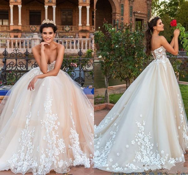 

2018 new elegant champagne sweetheart neck a line wedding dresses sleeveless appliques lace up tulle bridal gown custom made, White