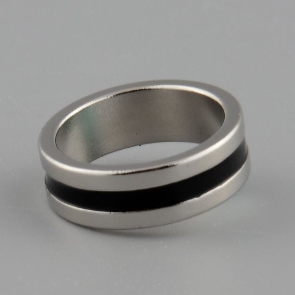 

wholesale-new strong magnetic magic ring color silver+black finger magician trick props tool inner dia 20mm size l