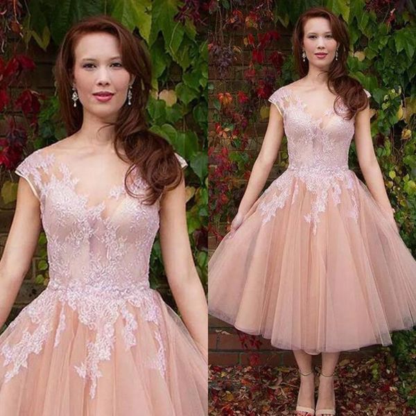 Elegante 2017 pesca pizzo e tulle vintage lunghezza tè abiti da sposa economici scollo a V increspato breve spiaggia abiti da sposa su misura EN11035